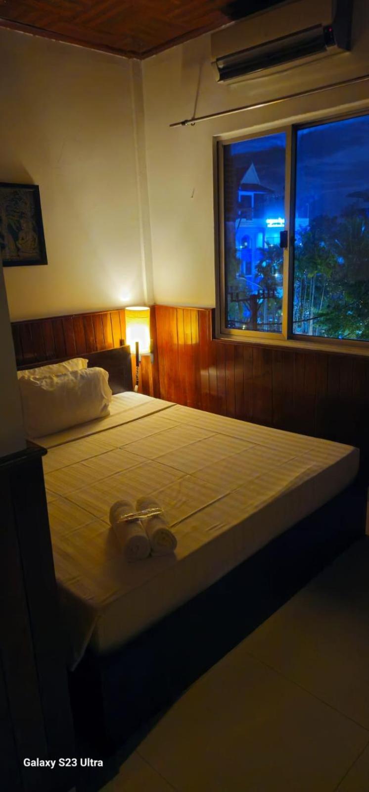 Retro Quarter Mb Hostel Siem Reap Luaran gambar