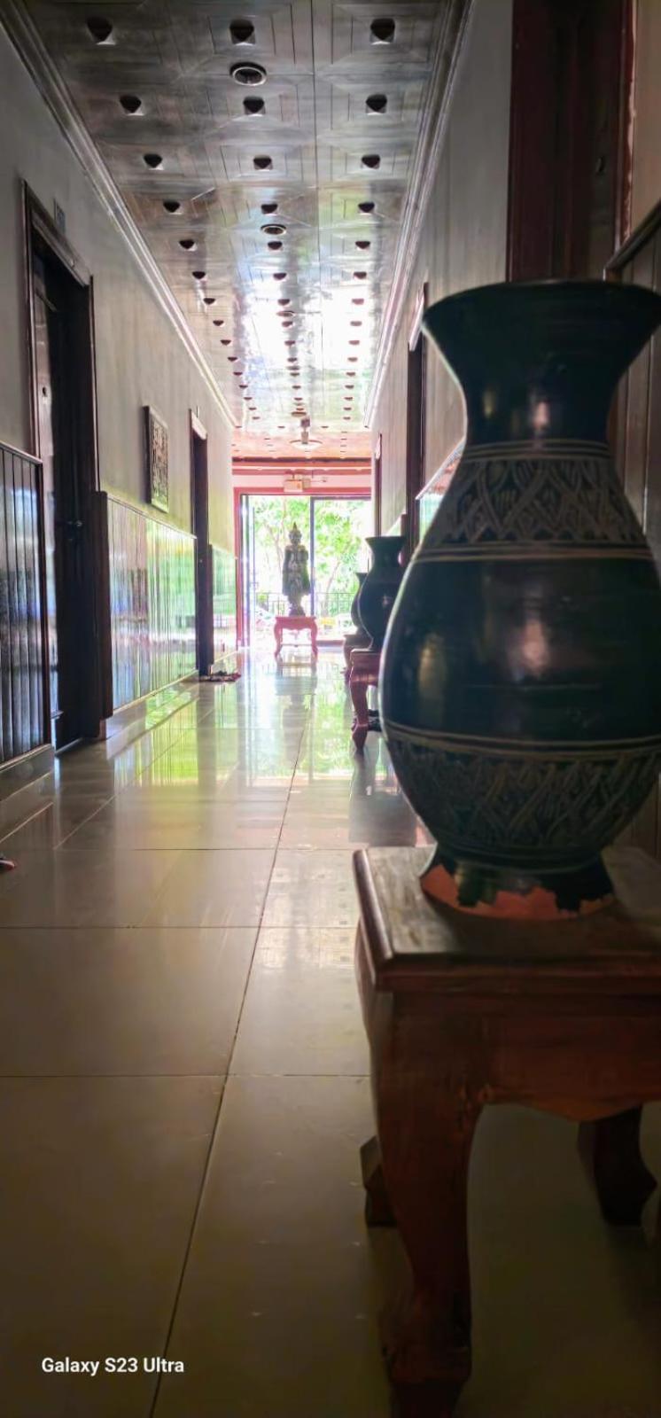 Retro Quarter Mb Hostel Siem Reap Luaran gambar