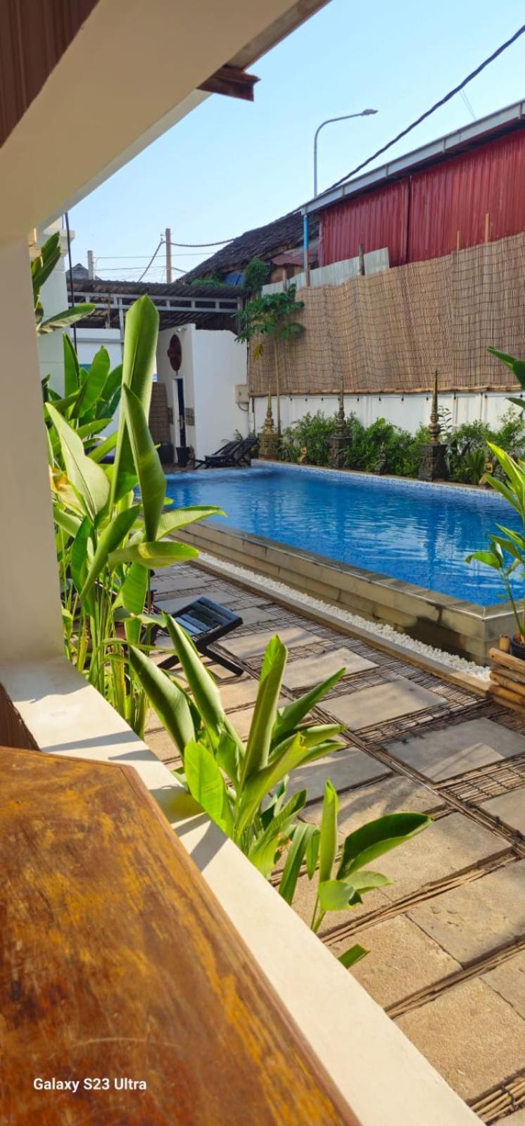 Retro Quarter Mb Hostel Siem Reap Luaran gambar